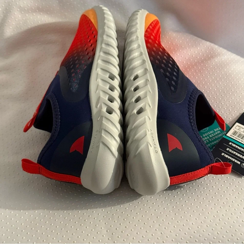 Rugged Shark Boys Size 5 Shoes Orange and Navy‎ Water Aquaflo Technology New